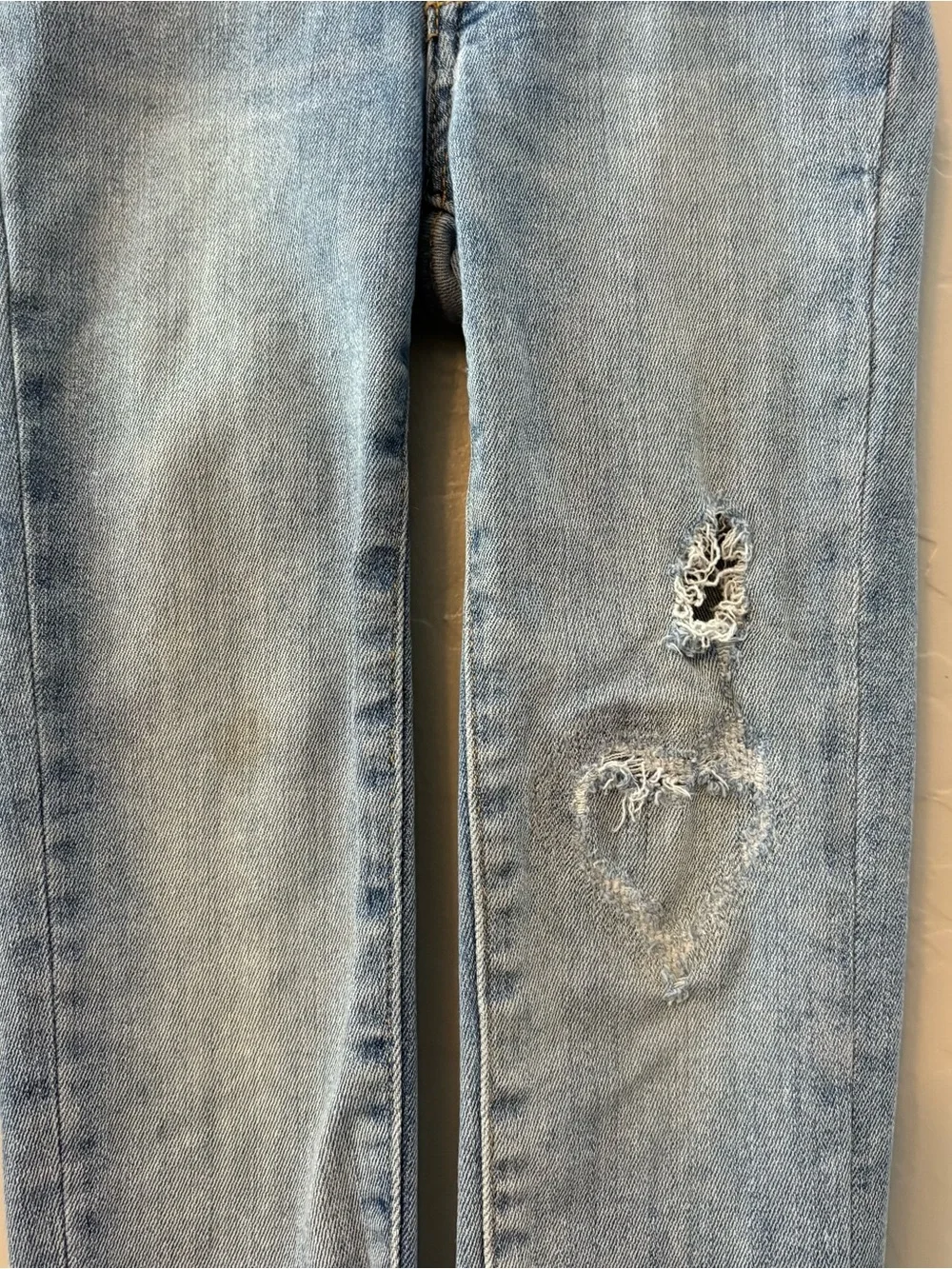Old navy ballerina light wash distressed heart denim skinny jeans size 6